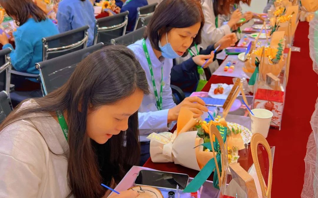 【鼎耀技术女神节】情雅茶“画”会，感受心灵与艺术的碰撞